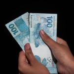 Beneficiários do Auxílio Brasil receberão R$ 1.000 a mais em 2022