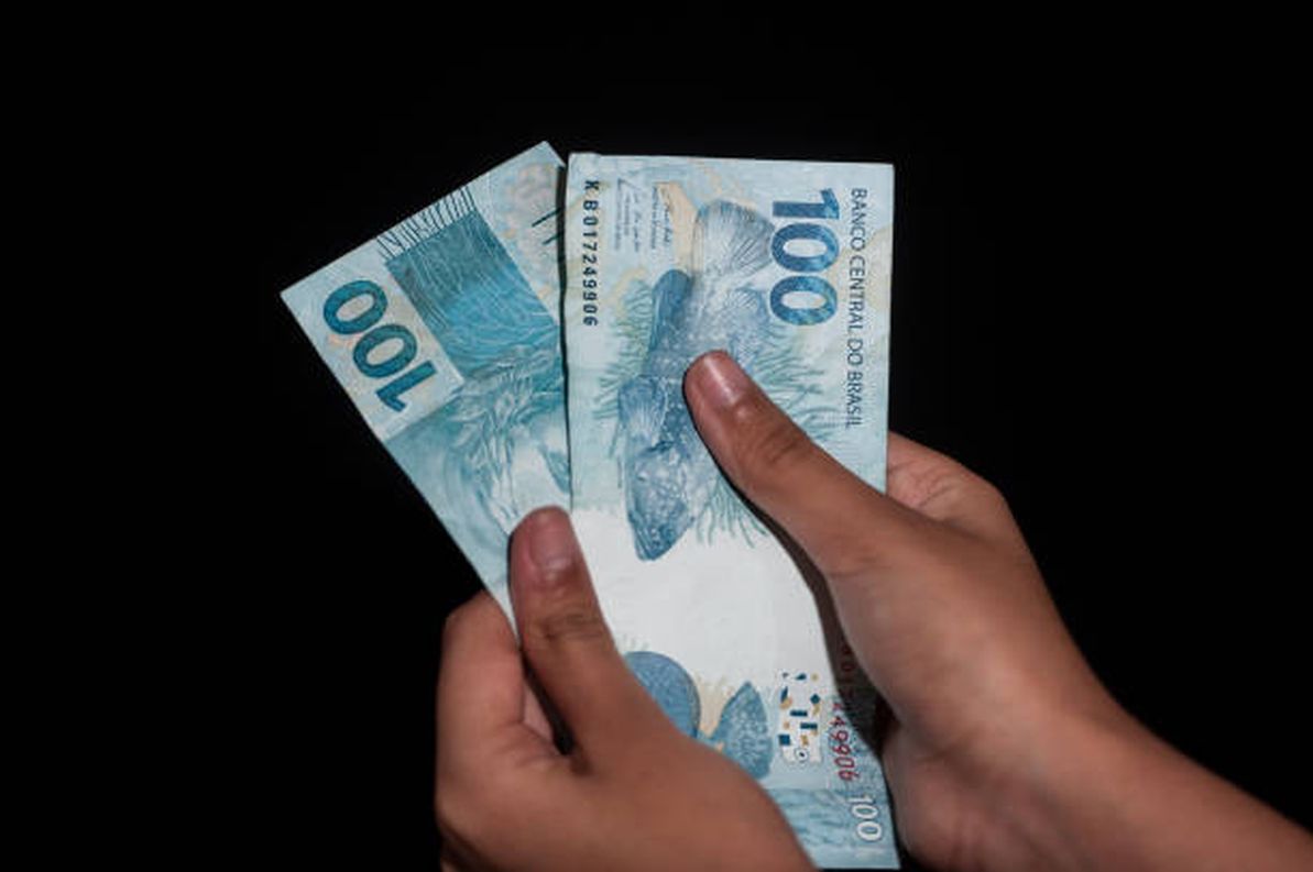 Beneficiários do Auxílio Brasil receberão R$ 1.000 a mais em 2022