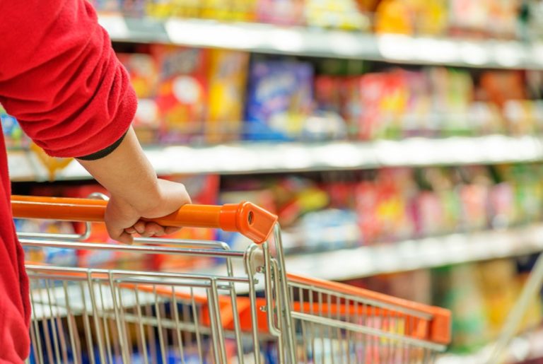 Cesta básica custa quase 70% do salário mínimo no Brasil 5 Cesta básica custa quase 70% do salário mínimo no Brasil