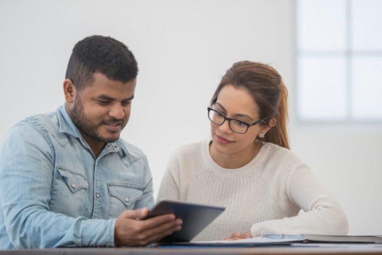 Como se planejar para sobrar dinheiro no fim do mês? Veja dicas infalíveis 1 Como se planejar para sobrar dinheiro no fim do mês: veja dicas infalíveis