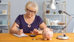 Aposentado pode receber pensão por morte do cônjuge