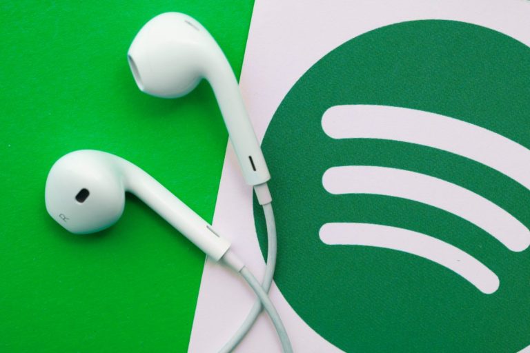 Spotify - EPISÓDIO NO AR: Empreender pelo mundo com a convidada Renata Aquino 3 Episódio novo no ar2