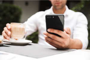 Aprenda a investir na Bolsa de Valores com pouco dinheiro (Foto: Canva Pro)