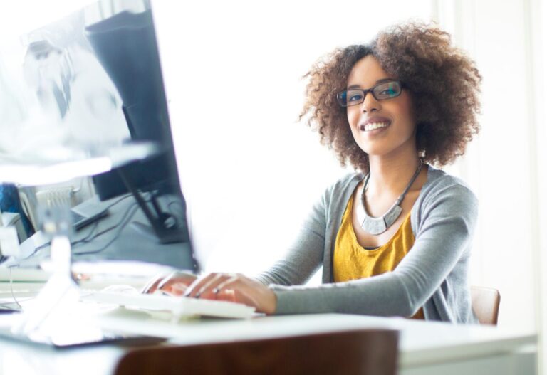 Bayer lança programa Liderança Negra para trainee; salário é R$ 7,2 mil 6 Bayer abre vagas com salário de R$ 7,3 mil para pessoas negras