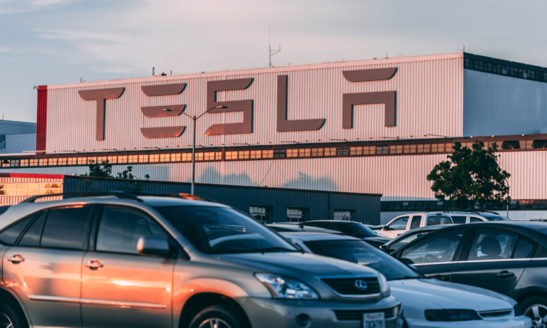 Tesla anuncia construção de uma nova fábrica de baterias em Xangai, na China 4 Empresa tesla anuncia