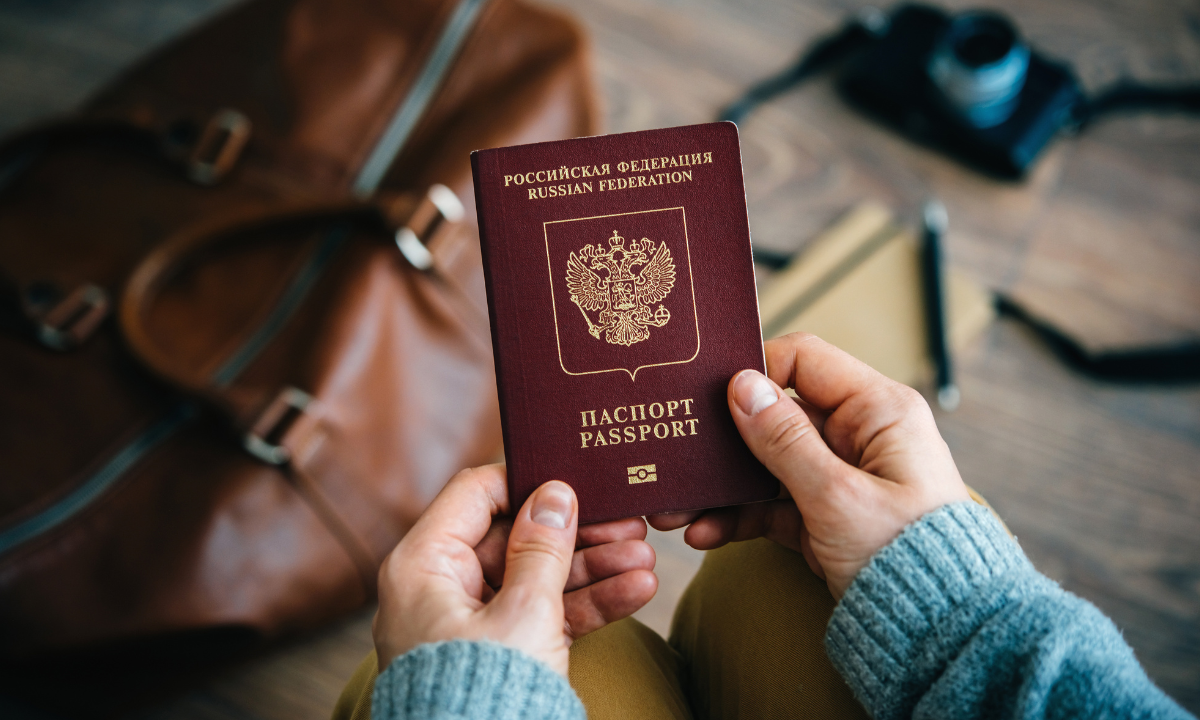 Rússia está retendo passaportes