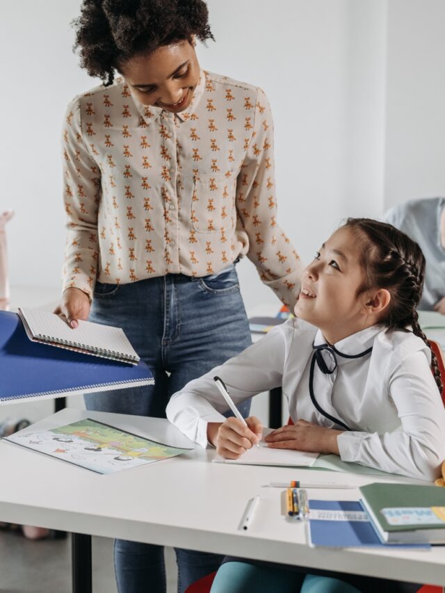 Média salarial do professor.