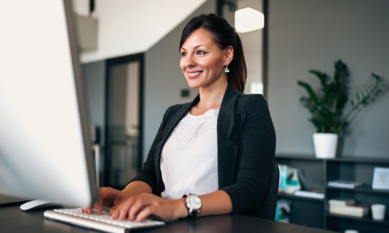 Média salarial auxiliar administrativo