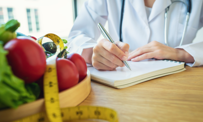 Conheça a média salarial de um nutricionista e como anda o mercado para a profissão 1 Média salarial nutricionista