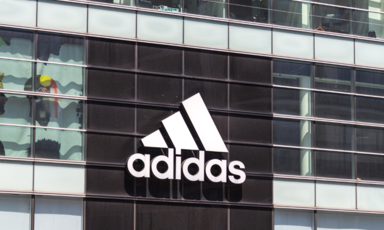 Fim da parceria com Kanye West fará Adidas vender tênis Yeezy e doar lucros para caridade 6 Adidas