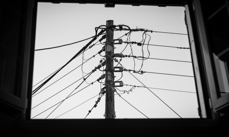 "Gato de luz" afeta profundamente contas da Light que está em recuperação judicial 10 Gato de luz