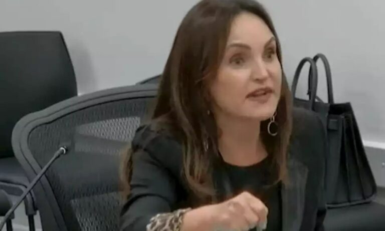 Procuradora reclama de salário