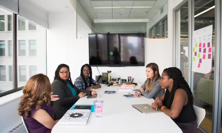Programa elas exportam impulsionam o empreendedorismo feminino.